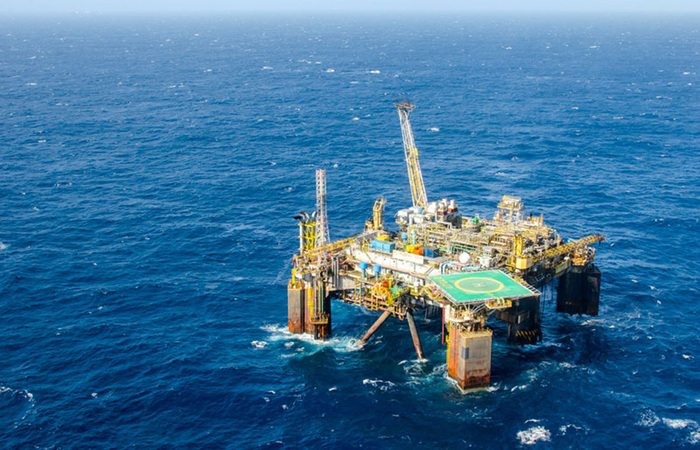 Plataforma de recolhimento de petróleo - (Créditos: Jornal Terceira Via)